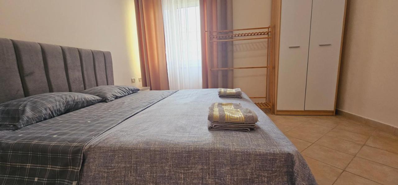 New Bazaar Side Bliss 2 Bed Room Apt With Free Garage Tirana Exterior photo