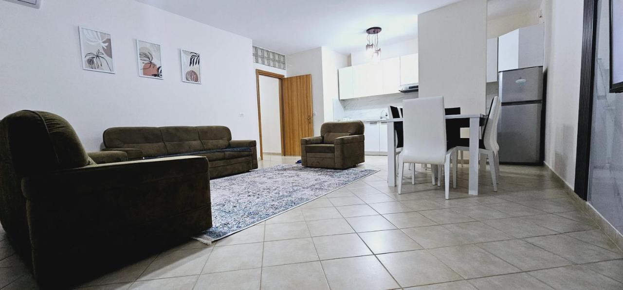 New Bazaar Side Bliss 2 Bed Room Apt With Free Garage Tirana Exterior photo