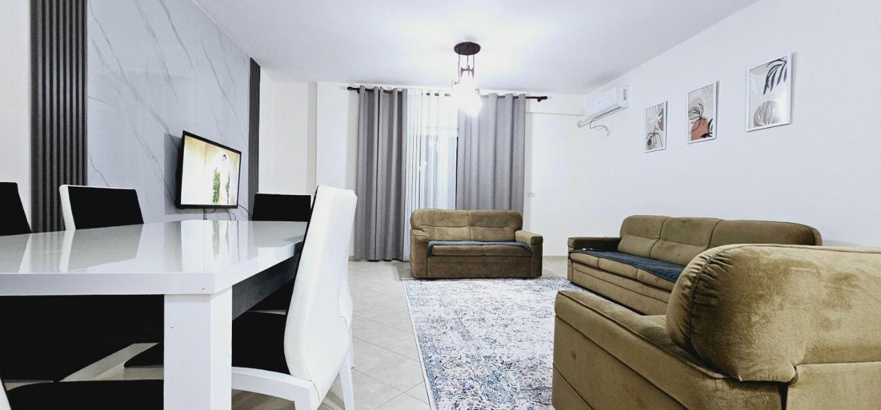 New Bazaar Side Bliss 2 Bed Room Apt With Free Garage Tirana Exterior photo